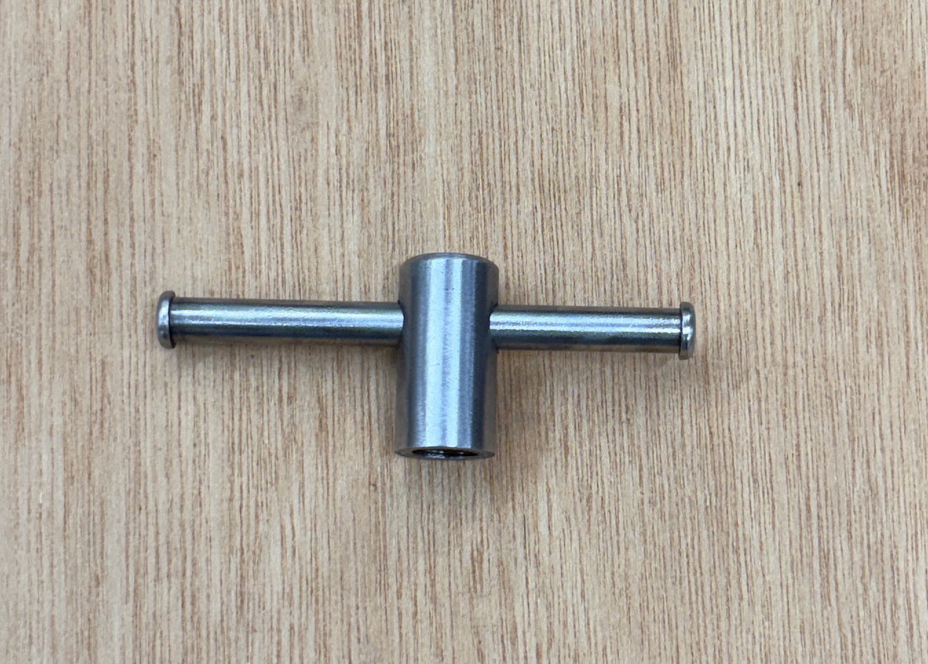 Swivel base handle 1/2-13 thread, with 11/16" Diameter Round Nut for smaller size for smaller vises