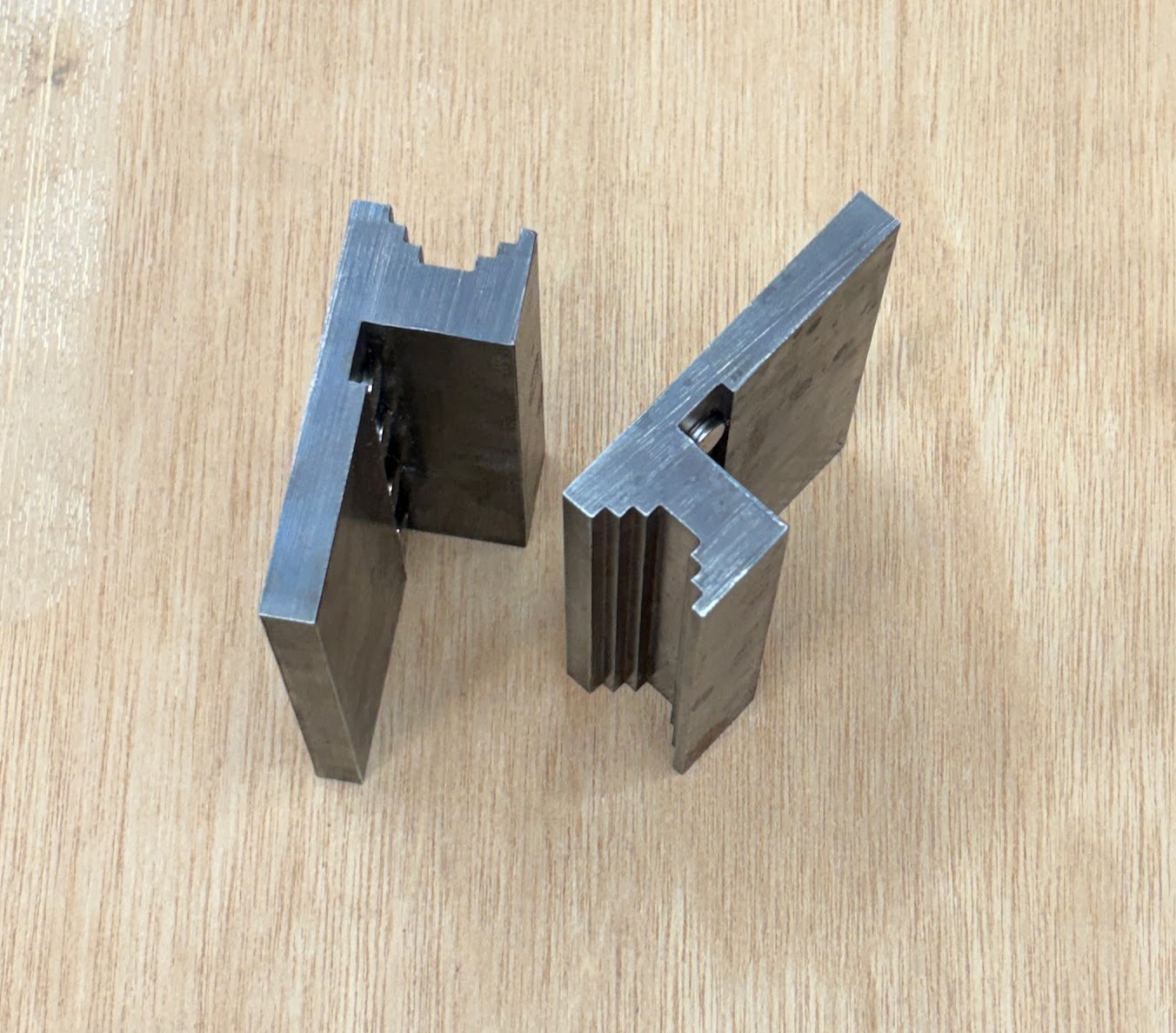 Universal 4" Wide Magnetic Pipe Jaw Covers