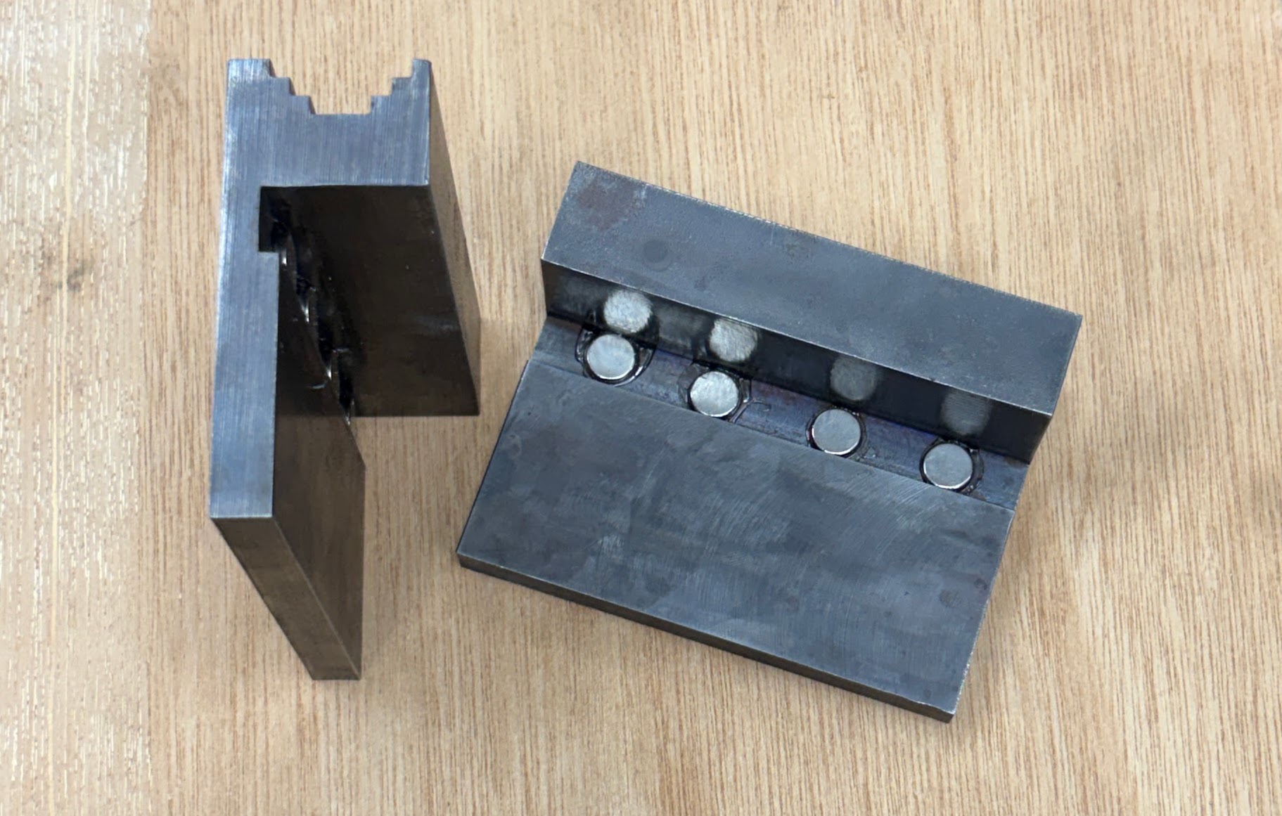 Universal 4" Wide Magnetic Pipe Jaw Covers - Image 3
