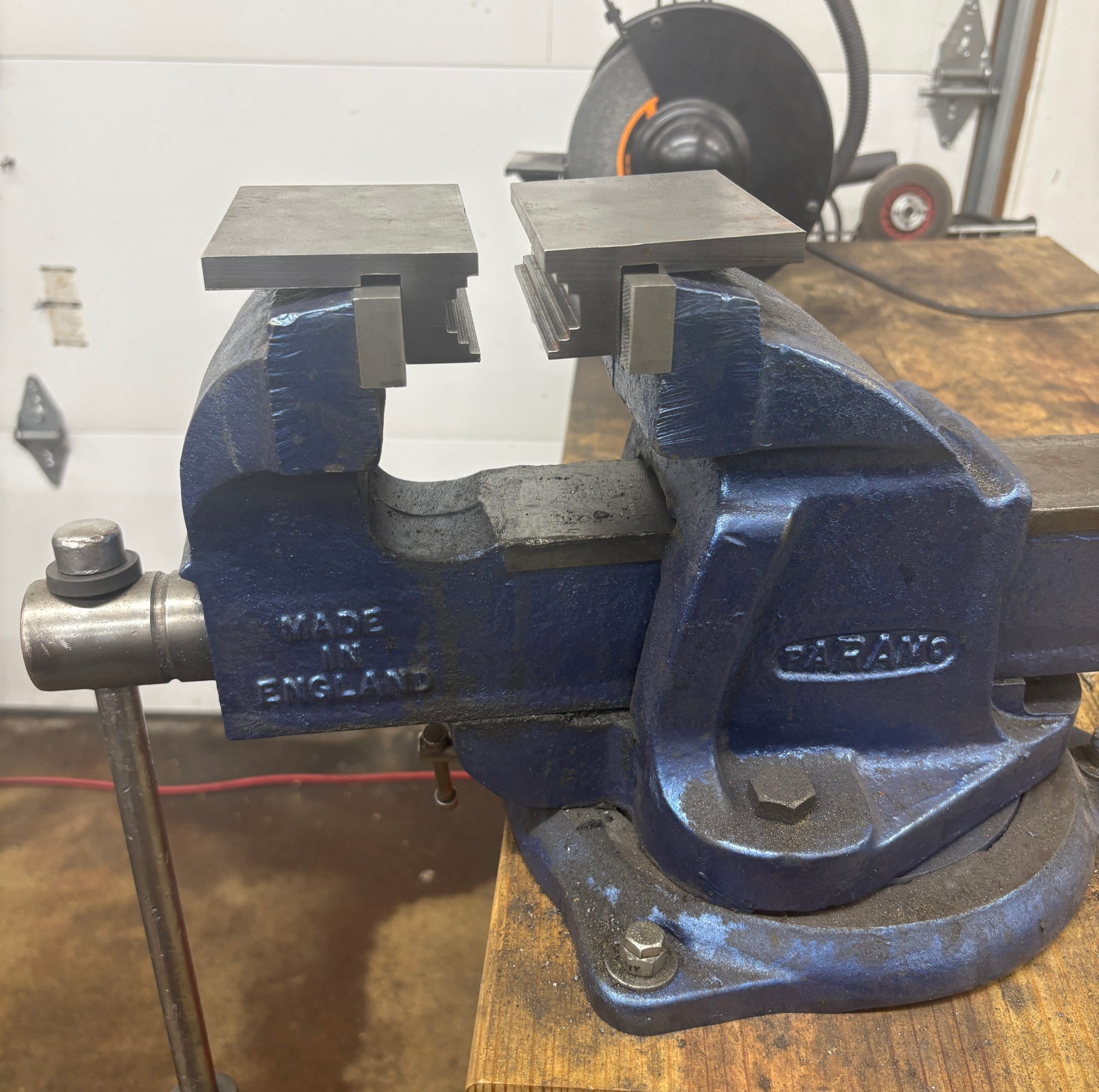 Universal 4" Wide Magnetic Pipe Jaw Covers - Image 4