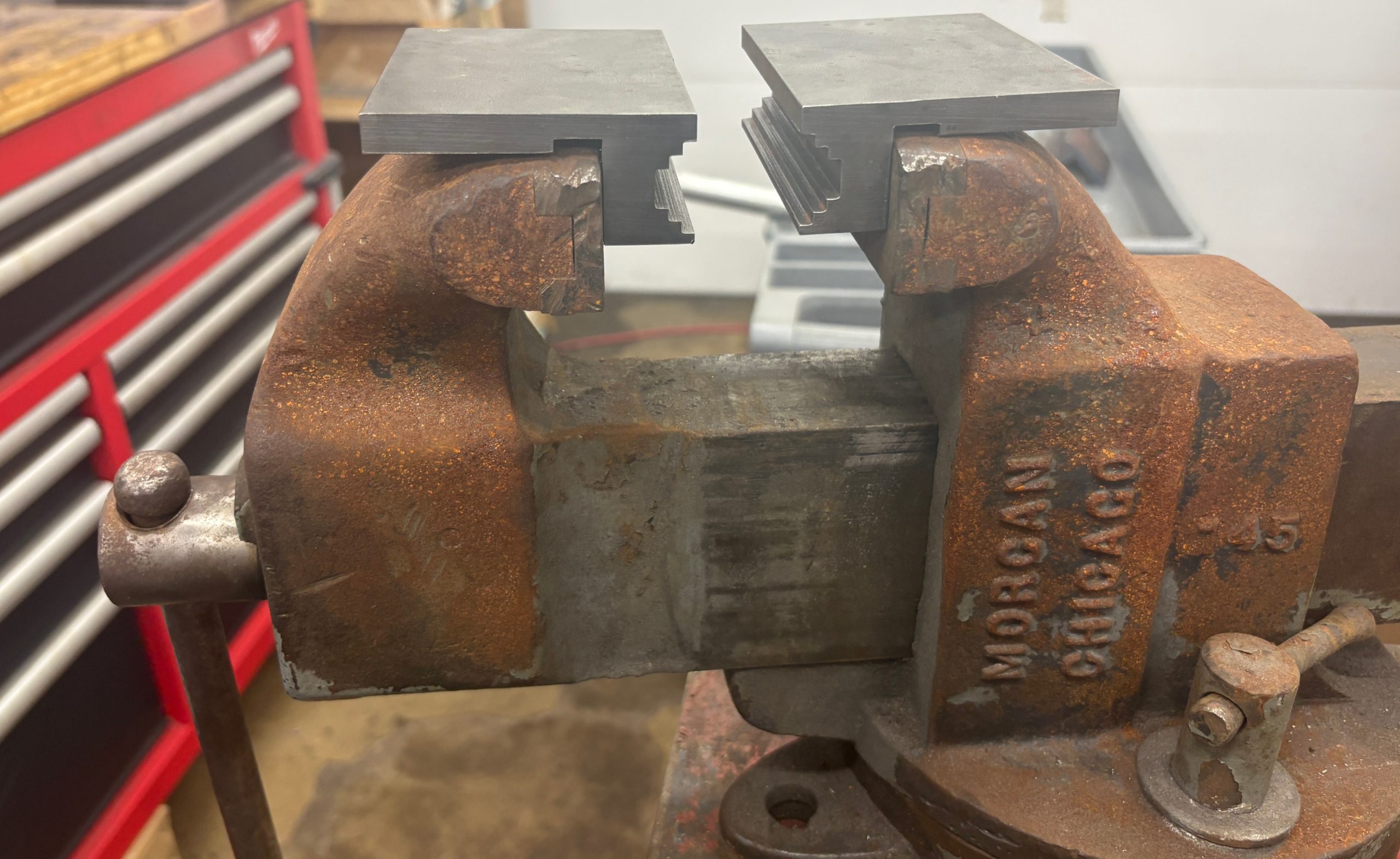 Universal 4" Wide Magnetic Pipe Jaw Covers - Image 6